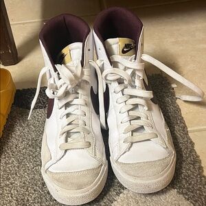 Nike kid’s Blazer mi 77 sz 6.5